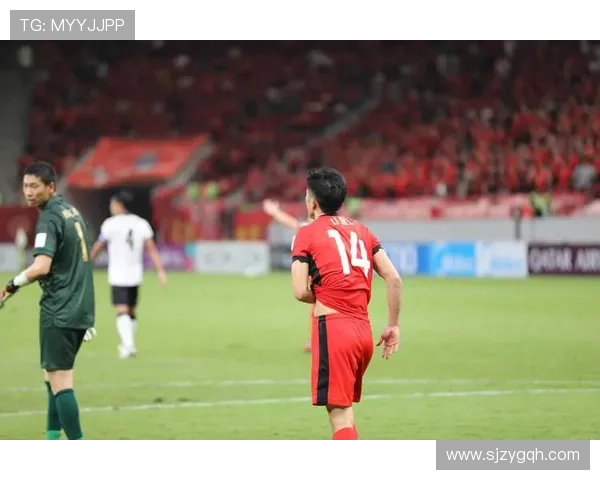 28岁蓉城中卫亚冠连犯错已送四球再成焦点 28岁蓉城中卫亚冠连犯错已送四球再成焦点