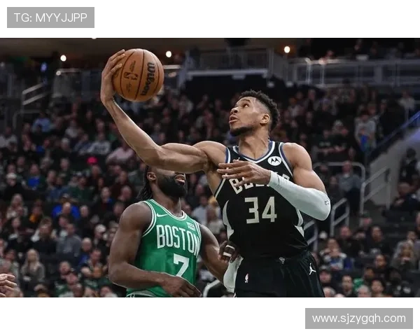 雄鹿签卡梅隆托马斯解字母伤停